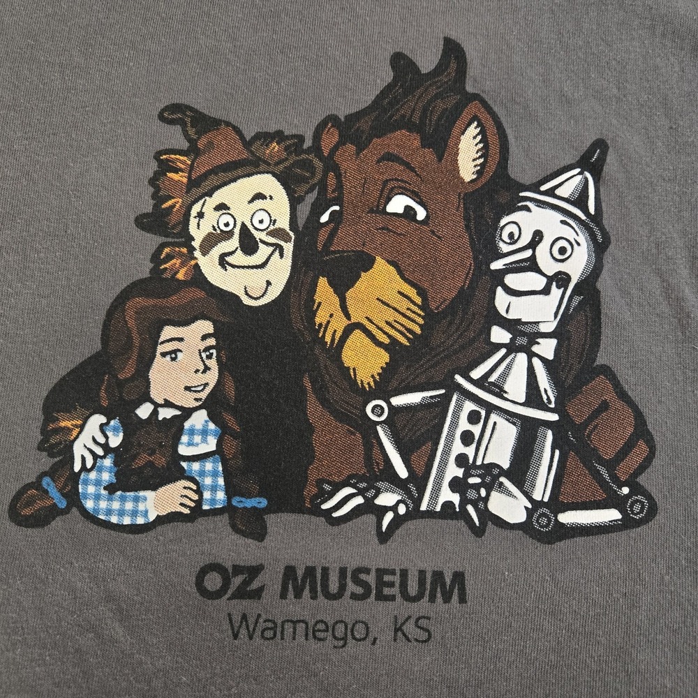 The Oz Museum Youth T-Shirt XS Gray‎ Wamego Kansas Dorothy Tinman Wizard Lion